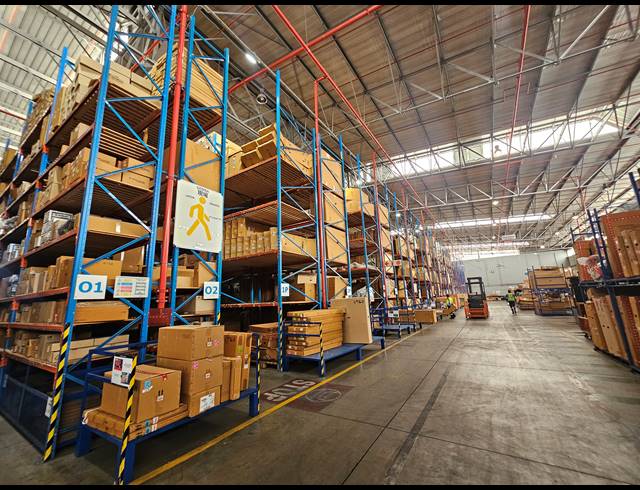 8,760M² WAREHOUSE TO LET IN LINBRO PARK